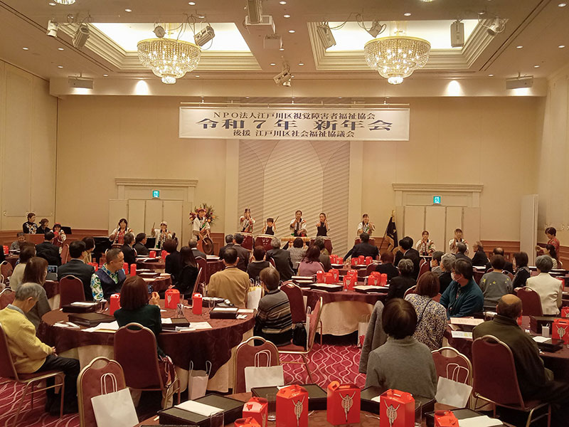 �V�N����̎ʐ^�ł��B����ł͍]�ː쑾�ۂ̉��t���s���Ă��܂��B